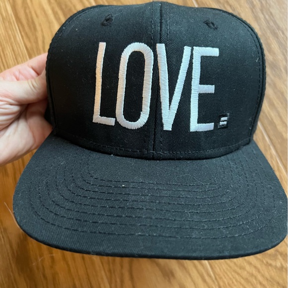 LOVE black baseball cap Otto brand - Picture 5 of 5